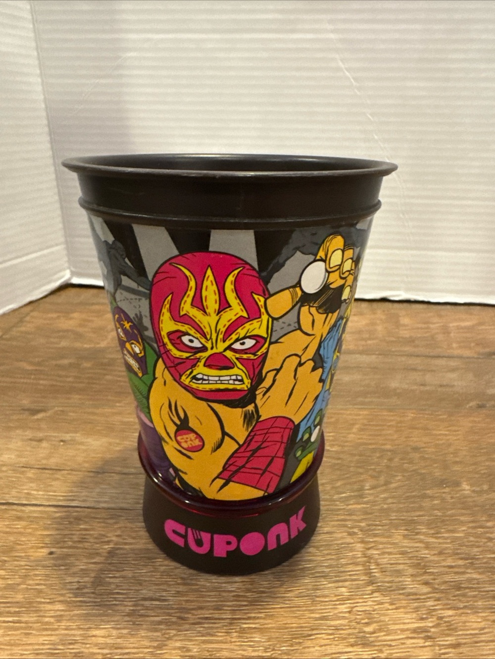Cuponk Cup Game Lucha Libre Wrestler Cup w/ 3 Eyeball Balls Hasbro